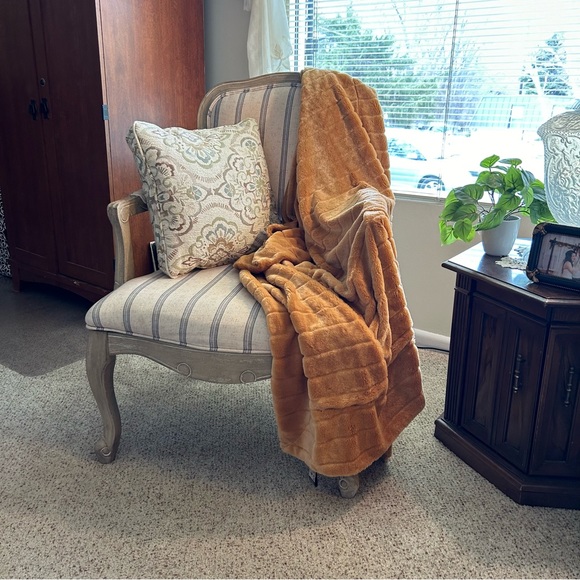 Kanata Blanket Company Bedding Minky Couturelike Silky Soft Furry